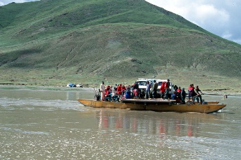 The ferry crossing the Zhangpo river